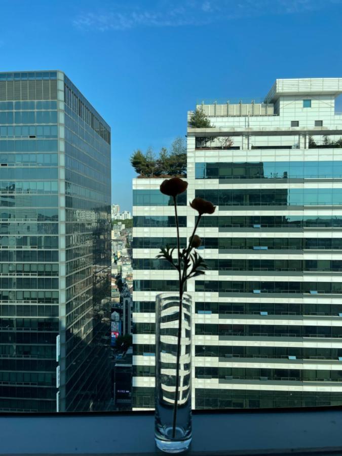 Hongdae Residence-2 1Min From Hongik Uni Station Exit #1 سيول المظهر الخارجي الصورة