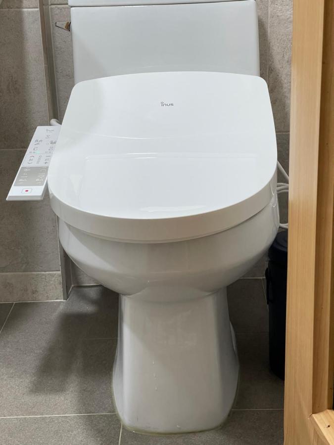 Hongdae Residence-2 1Min From Hongik Uni Station Exit #1 سيول المظهر الخارجي الصورة