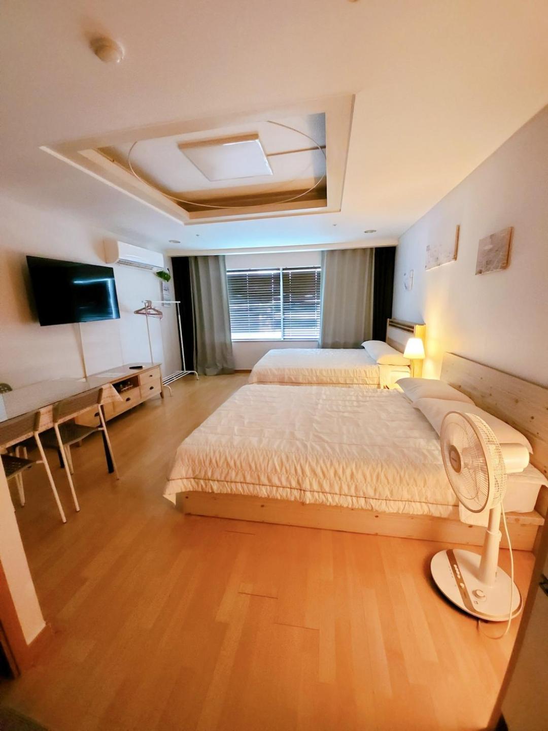 Hongdae Residence-2 1Min From Hongik Uni Station Exit #1 سيول المظهر الخارجي الصورة