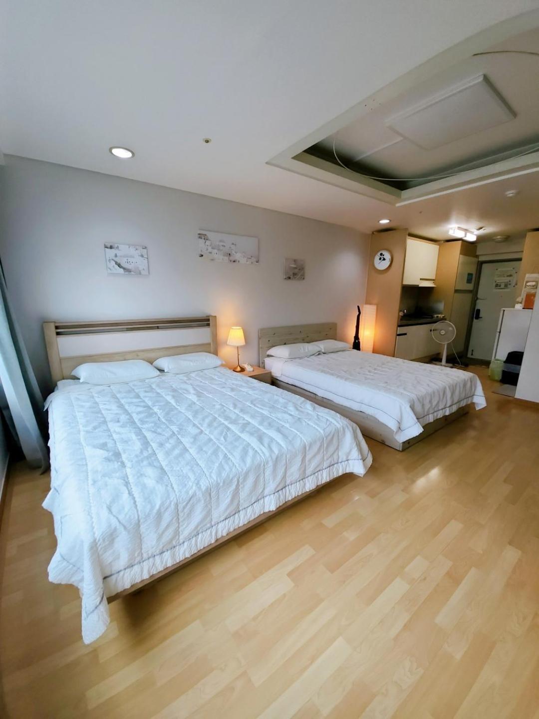 Hongdae Residence-2 1Min From Hongik Uni Station Exit #1 سيول المظهر الخارجي الصورة