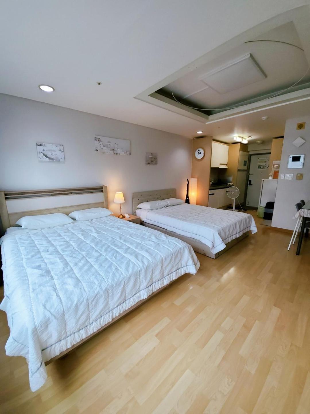 Hongdae Residence-2 1Min From Hongik Uni Station Exit #1 سيول المظهر الخارجي الصورة