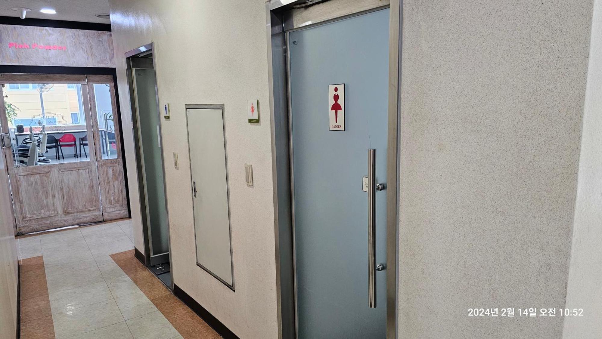 Hongdae Residence-2 1Min From Hongik Uni Station Exit #1 سيول المظهر الخارجي الصورة